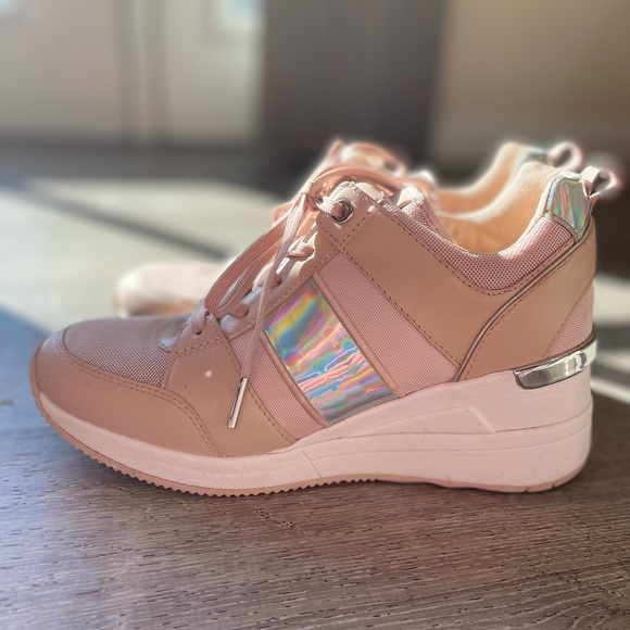 Michael Kors Platform Sneakers - Picture 1 of 7